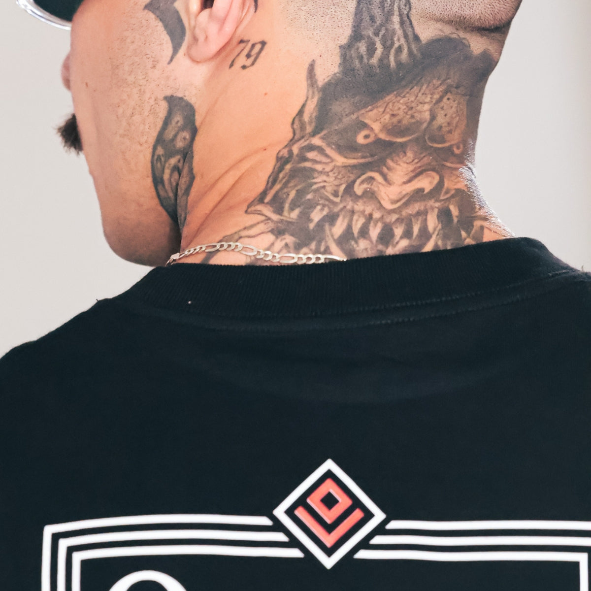 Camiseta Oversized Preta Molotov Quazza Company