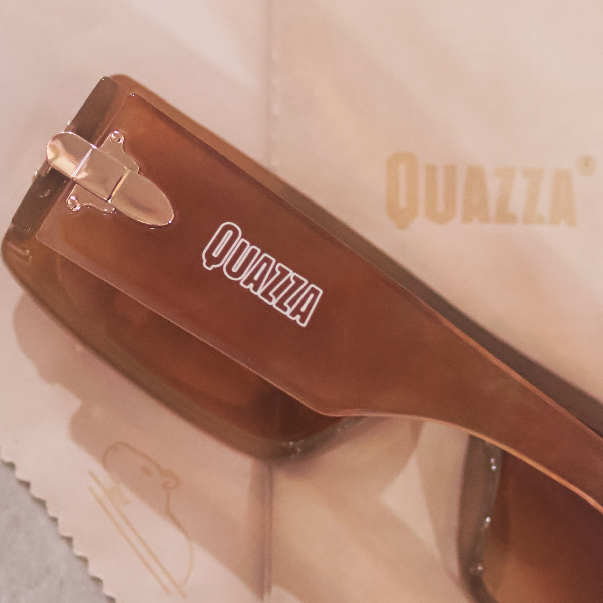 Óculos de Sol Marrom Quazza (Lentes UV400)
