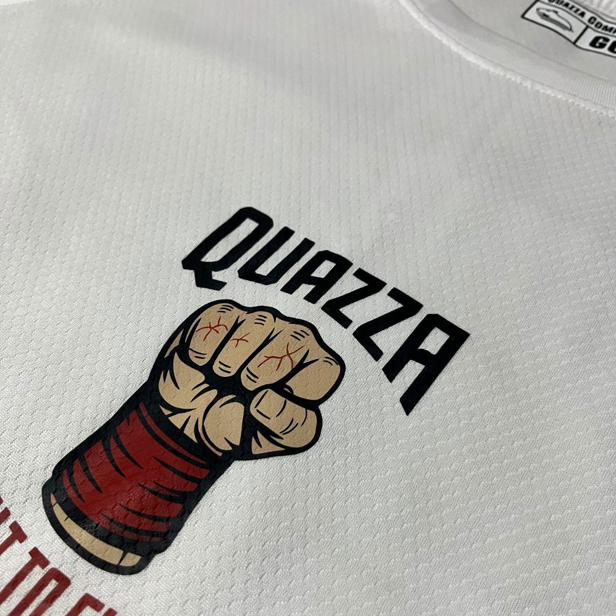 Camiseta DRY-FIT BRANCA Build to Fight PUNCH