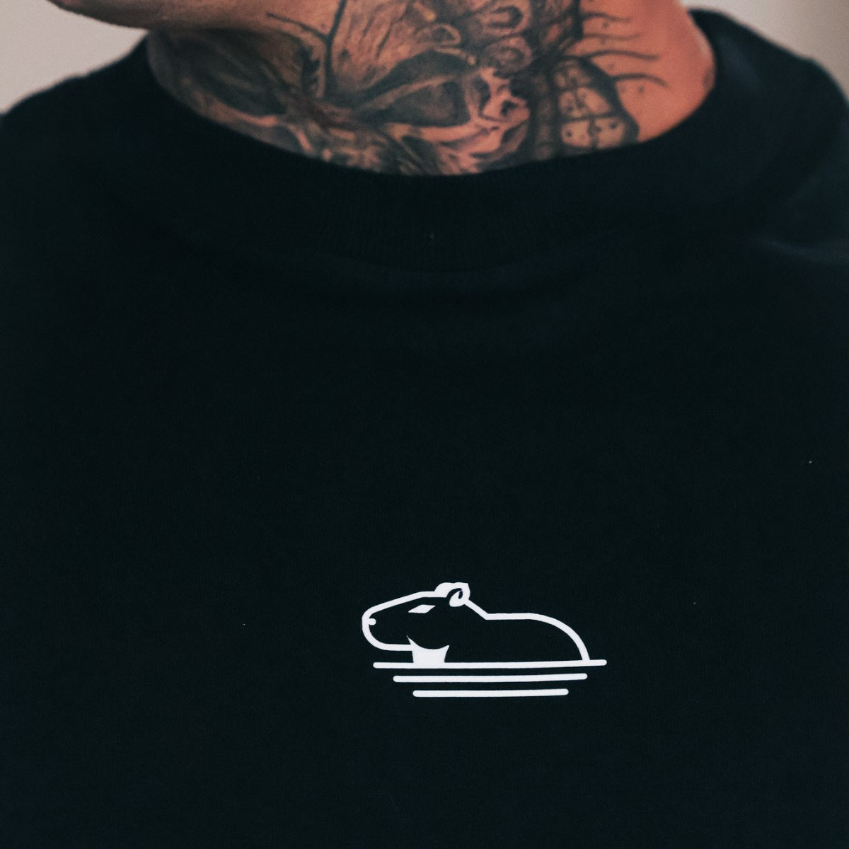 Camiseta Preta Capivara