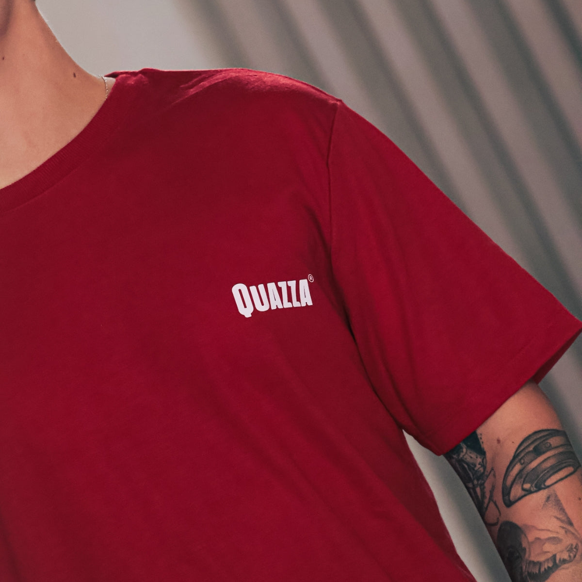 Camiseta Vermelha Clássica Quazza