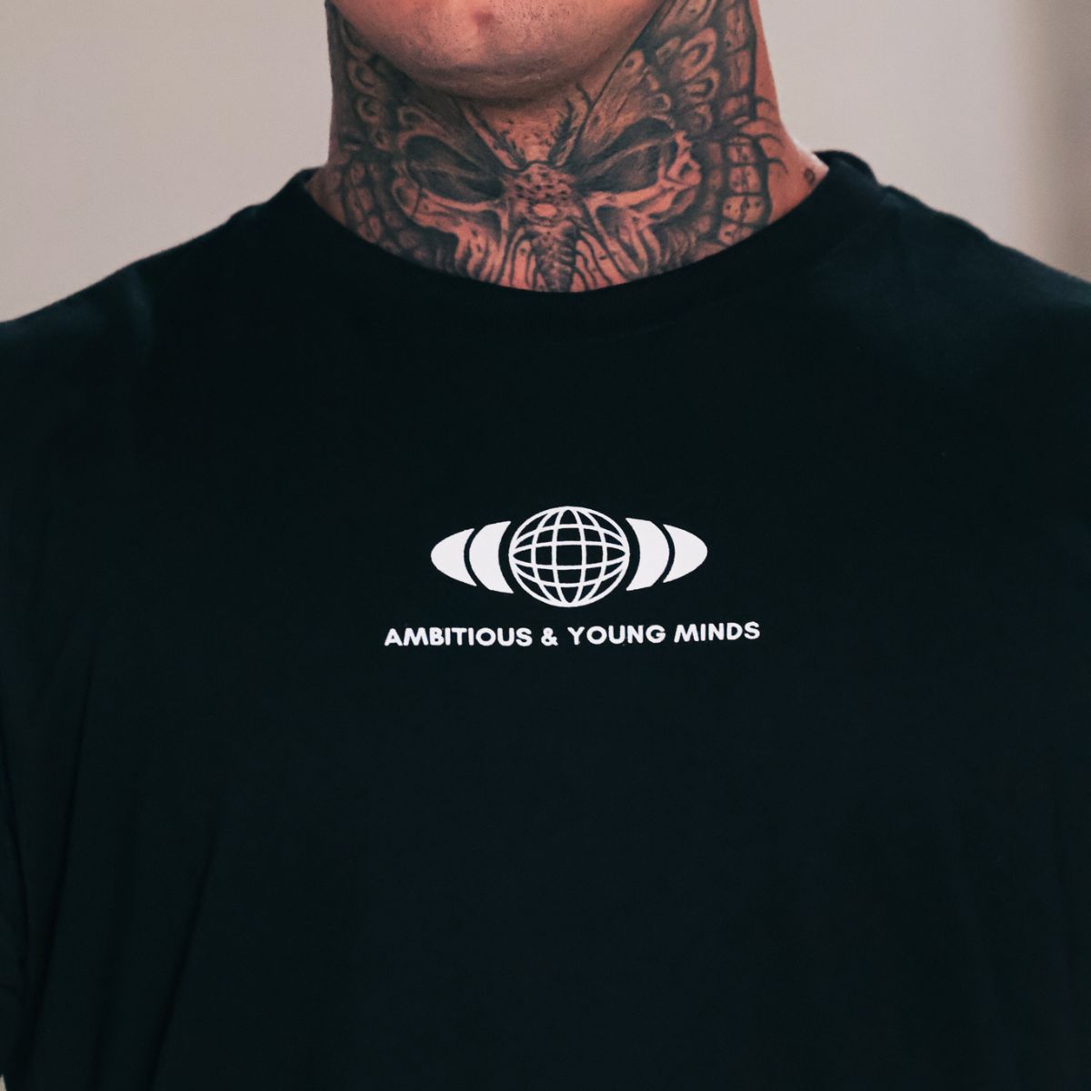 Camiseta Preta Ambitious