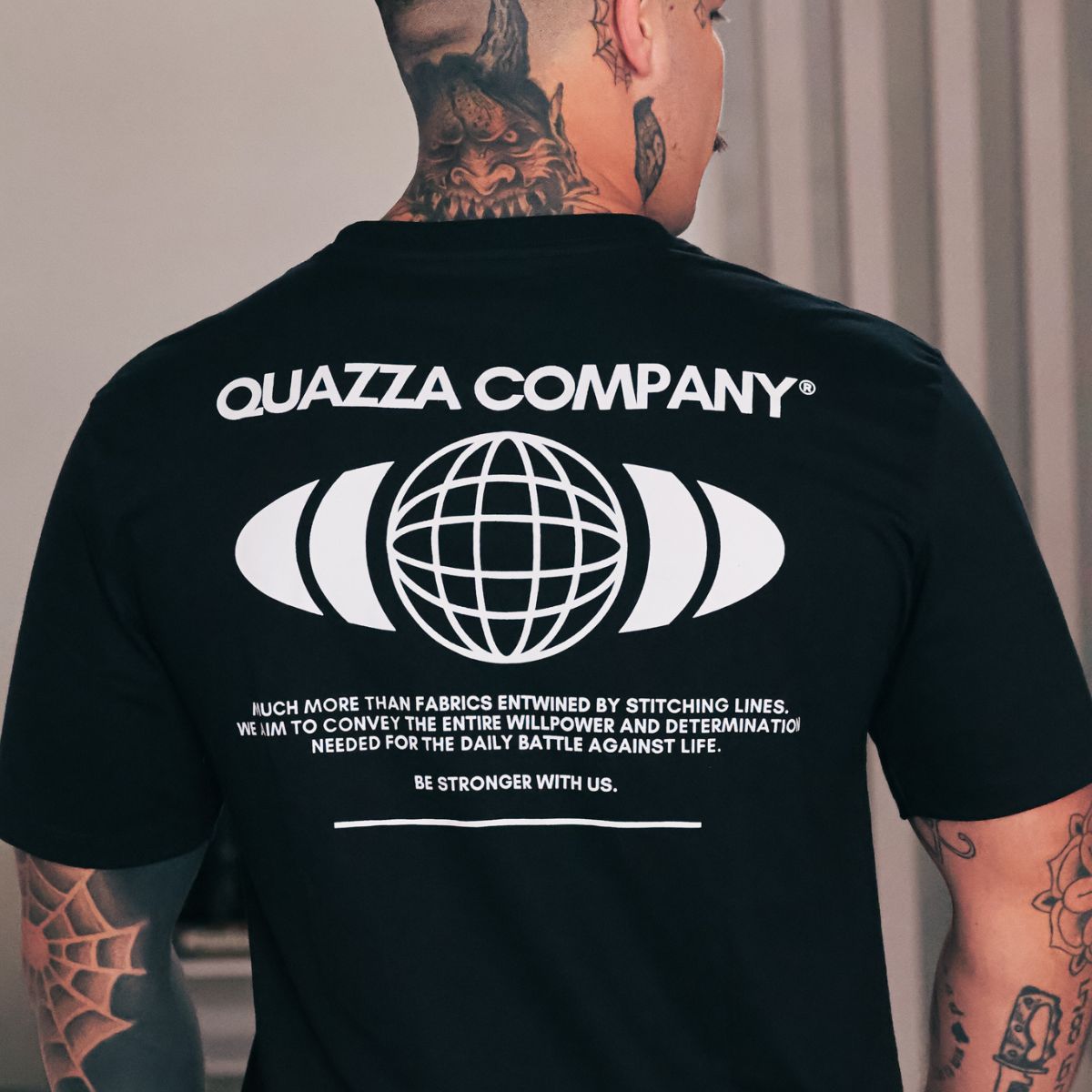 Camiseta Preta Ambitious